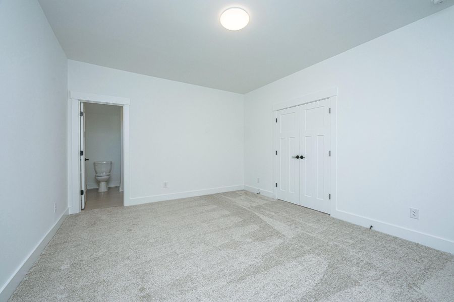Spacious, unfurnished interior of a new home in , Ridgeville (Image 26).