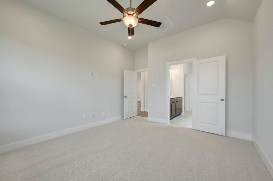 Spacious, unfurnished interior of a new home in The Meadows, Denton (Image 17).