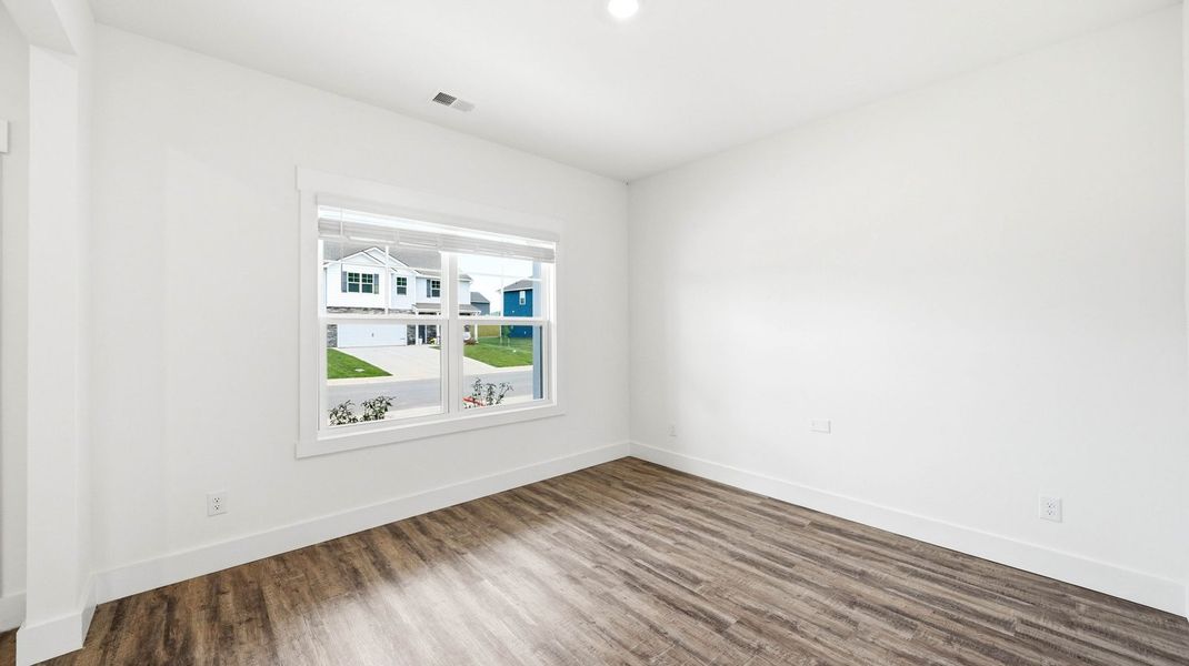 Spacious, unfurnished interior of a new home in Fieldcrest Acres, Blountville (Image 17).