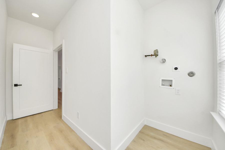 Spacious, unfurnished interior of a new home in , Alvin (Image 34). Spacious, unfurnished interior of a new home in , Alvin (Image 34).