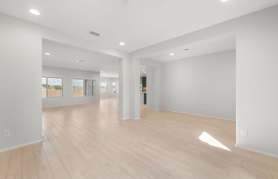 Spacious, unfurnished interior of a new home in Parkside at Anthem at Merrill Ranch, Florence (Image 22).