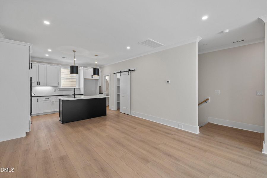 25-221 S West St_1967