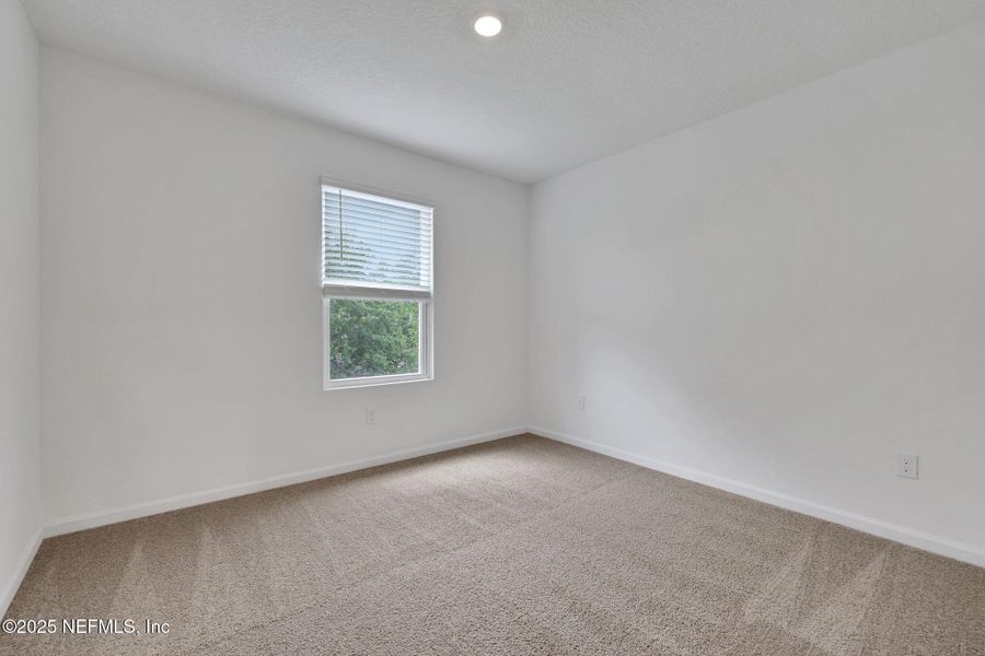 Spacious, unfurnished interior of a new home in Kasen Oaks, Jacksonville (Image 25).