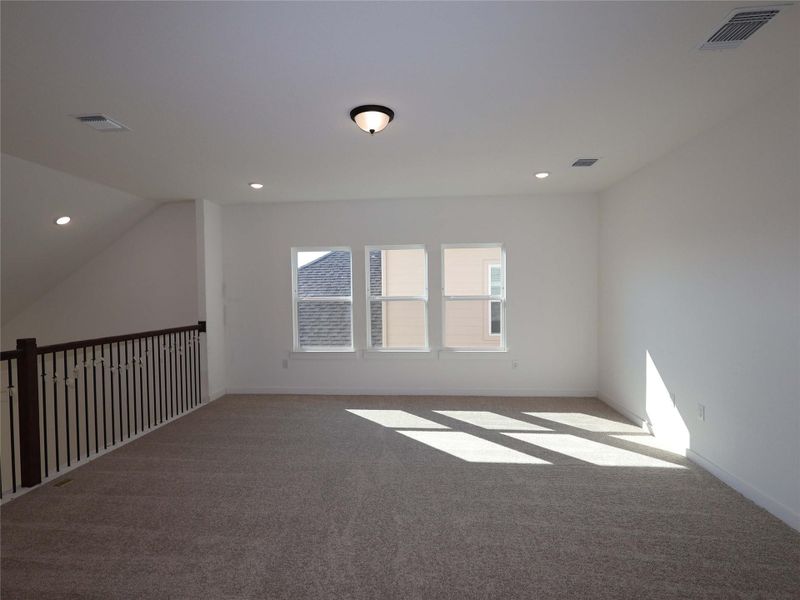 Spacious, unfurnished interior of a new home in Barksdale, Leander (Image 15).