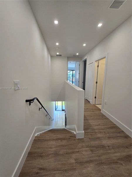 Spacious, unfurnished interior of a new home in , Dania Beach (Image 14).