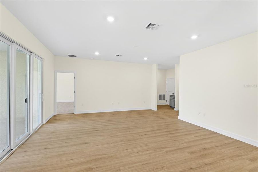 Spacious, unfurnished interior of a new home in , North Port (Image 31).