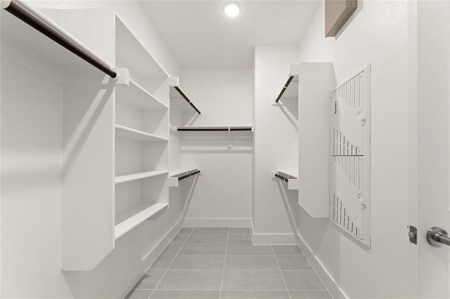 Image 26 of a home in Valencia on The Lake.