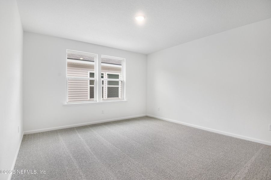 Spacious, unfurnished interior of a new home in Seasons at Park Trace, Jacksonville (Image 15).