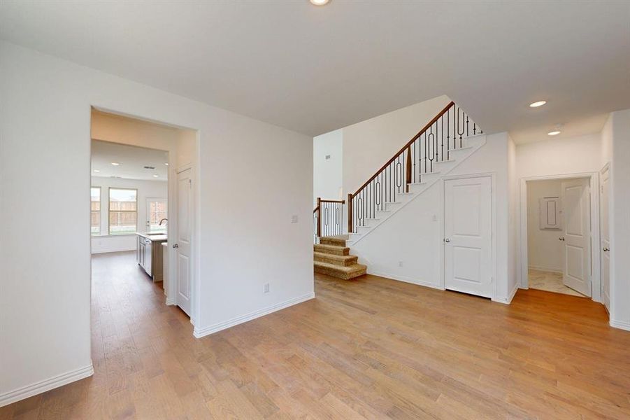 Spacious, unfurnished interior of a new home in Aster Park, McKinney (Image 16).