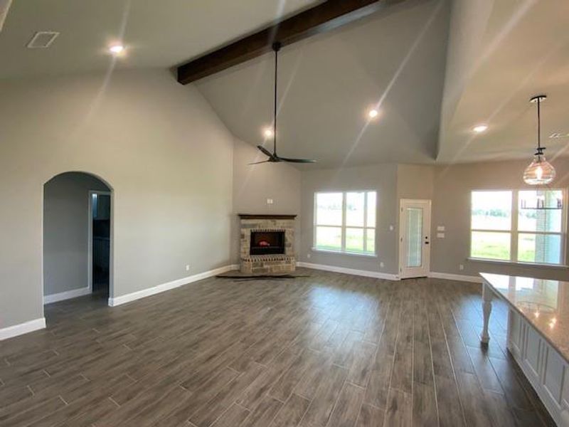Spacious, unfurnished interior of a new home in , Reno (Image 11).
