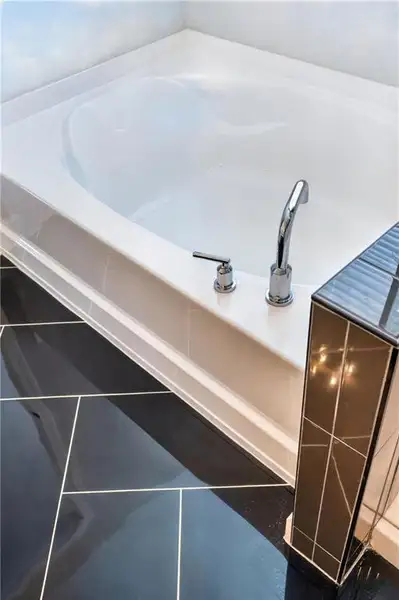 Close-up of interior finishes inside a home in Avenbrook, Mableton (Image 23).
