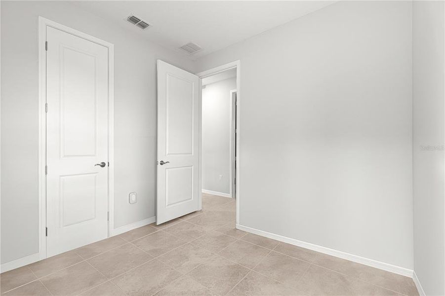 Spacious, unfurnished interior of a new home in , Ocala (Image 21).