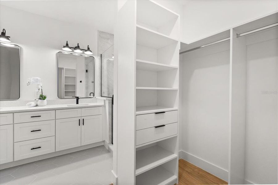 Furnished interior view inside a new home in , Orlando (Image 14).