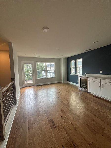 Spacious, unfurnished interior of a new home in , Atlanta (Image 8).