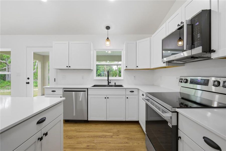 Furnished interior view inside a new home in , Ocklawaha (Image 6).