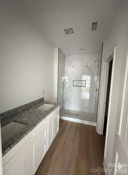 Image 15 of a home in .