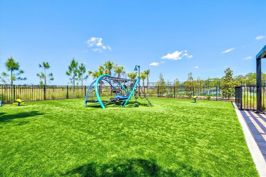 Community amenities in , Nokomis (Image 70).