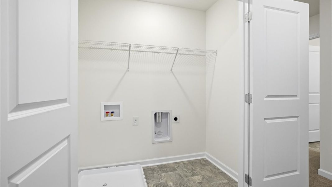 Spacious, unfurnished interior of a new home in Cherokee Crossing, Kodak (Image 15).