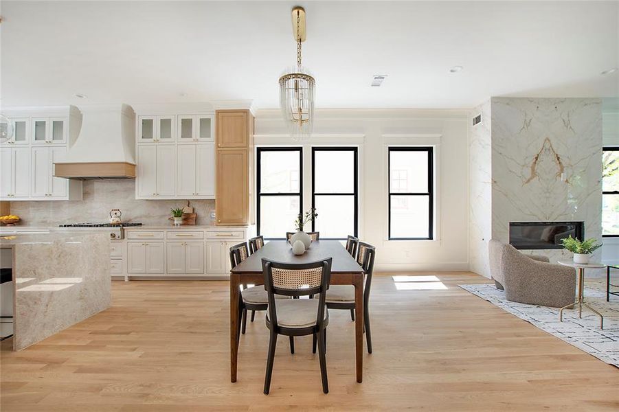 Furnished interior view inside a new home in , Dallas (Image 29). Furnished interior view inside a new home in , Dallas (Image 29).