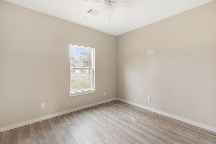 Spacious, unfurnished interior of a new home in , Bryan (Image 30).