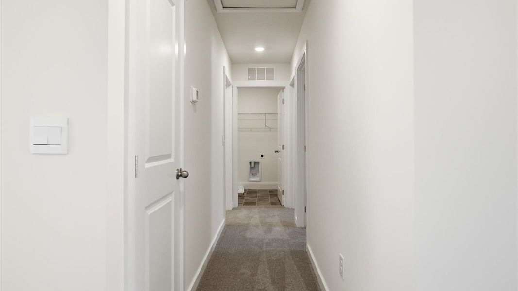 Spacious, unfurnished interior of a new home in Emory Creek, Harriman (Image 32).