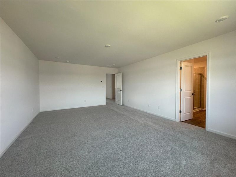 Spacious, unfurnished interior of a new home in Buice Lake, Acworth (Image 28).