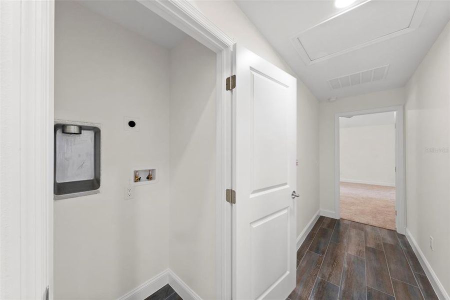 Spacious, unfurnished interior of a new home in , St. Petersburg (Image 19).