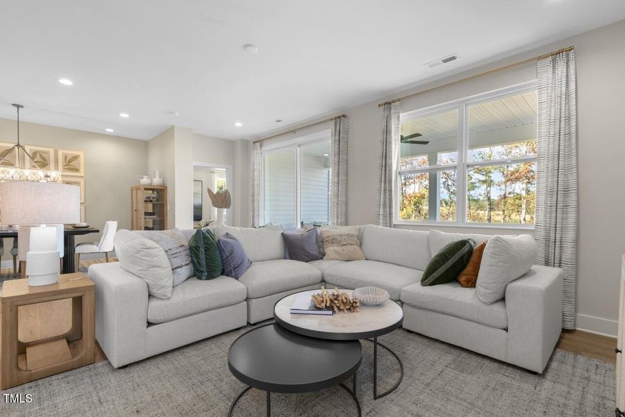 RDU_Stonebarrow_Glades_Lot10_GreatRoom2