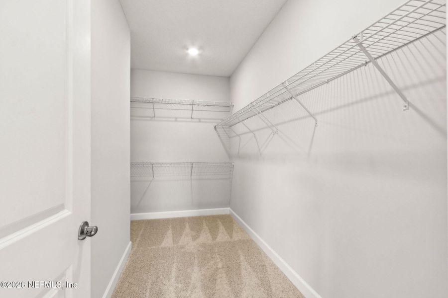 Spacious, unfurnished interior of a new home in Sandy Ridge, Yulee (Image 13).