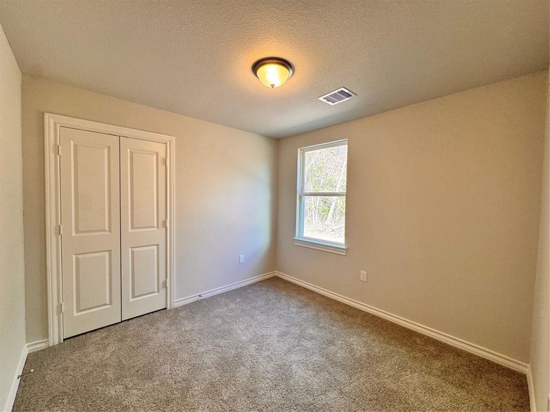 Spacious, unfurnished interior of a new home in Santa Fe, Cleveland (Image 12).