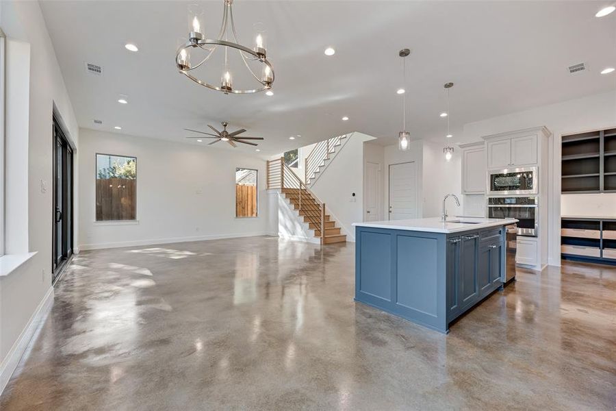 Spacious, unfurnished interior of a new home in , Dallas (Image 25).