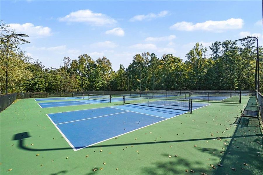 Community amenities in Hamptons at Riverwood South, Dallas (Image 29).