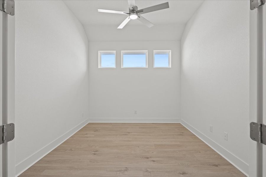 Spacious, unfurnished interior of a new home in Highland Village, Georgetown (Image 37).