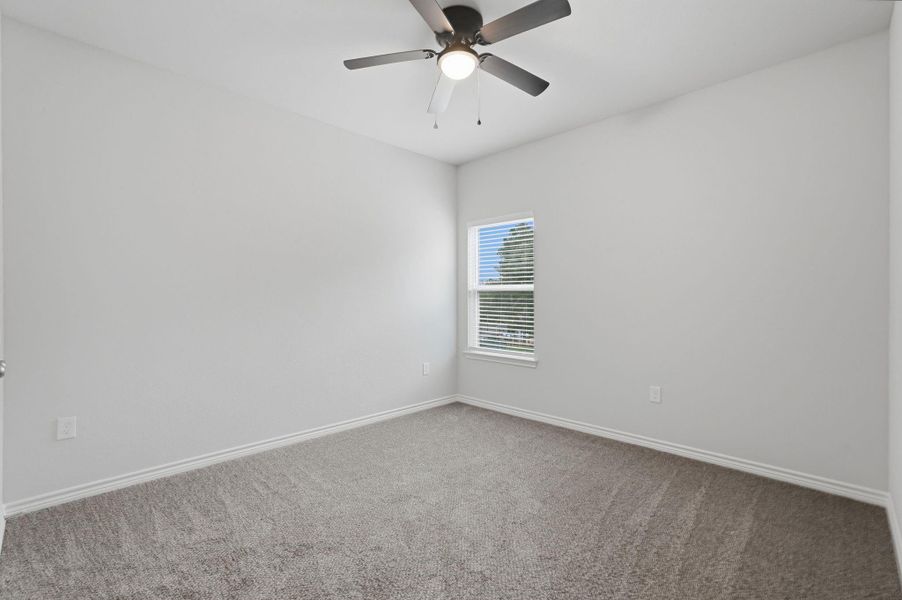 Spacious, unfurnished interior of a new home in Arrowhead Lakes, Willis (Image 30).