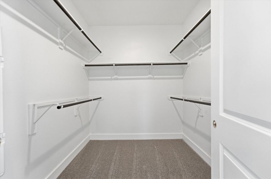 Spacious, unfurnished interior of a new home in Two Step Farm, Montgomery (Image 15).
