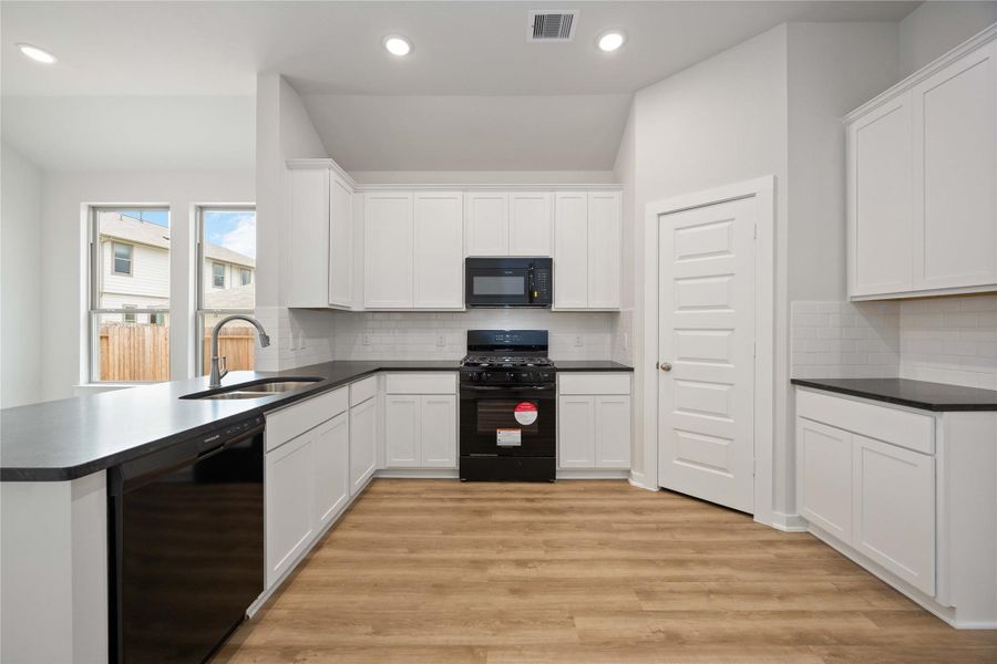 Image 6 of a home in Meadow Park.