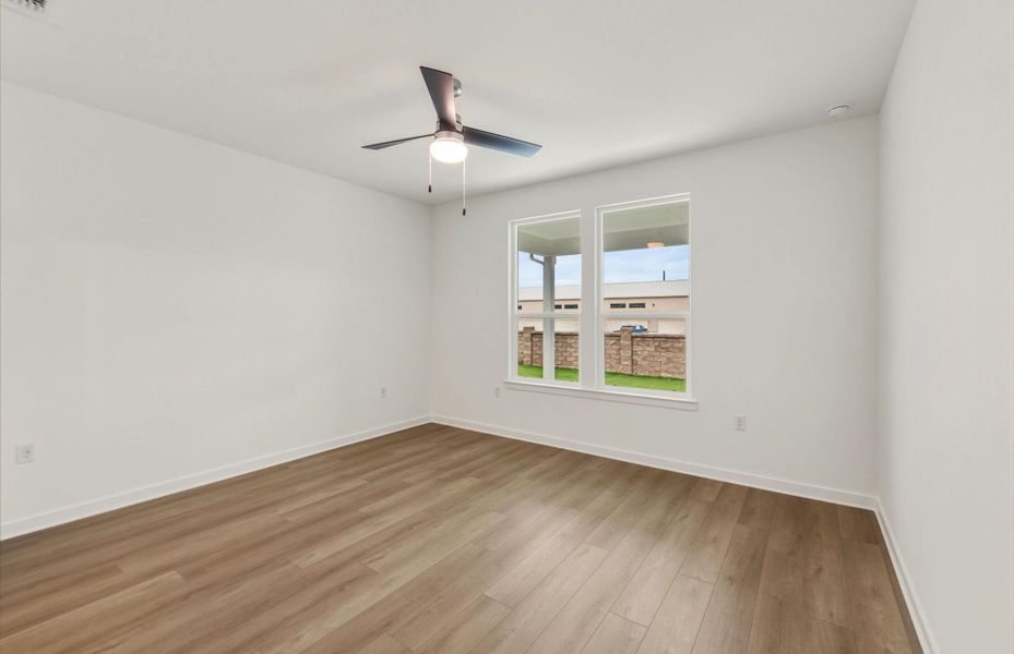 Spacious, unfurnished interior of a new home in Sun City Texas, Georgetown (Image 26).