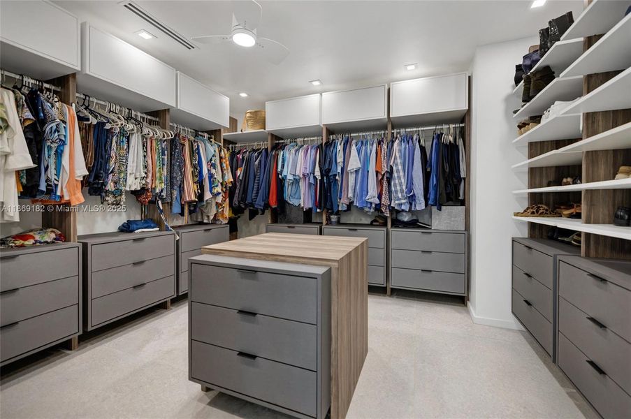 Furnished interior view inside a new home in , Coral Gables (Image 10).