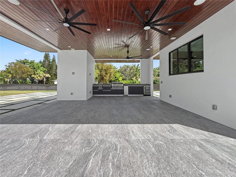 Exterior details and patio area of a home in , Miami (Image 25).