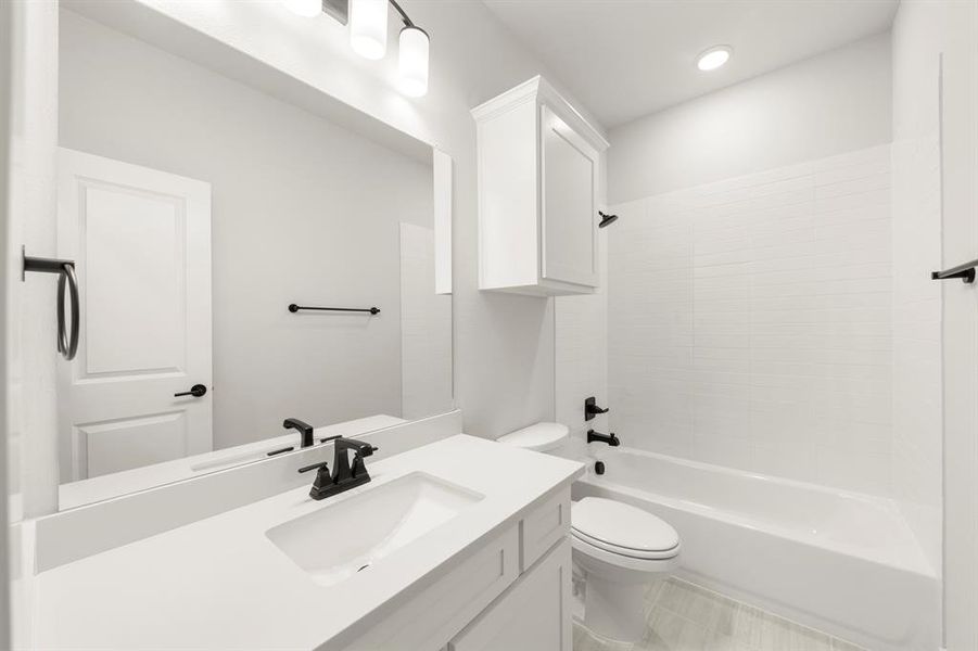 05. 924 Gold Finch - 2ND Bath