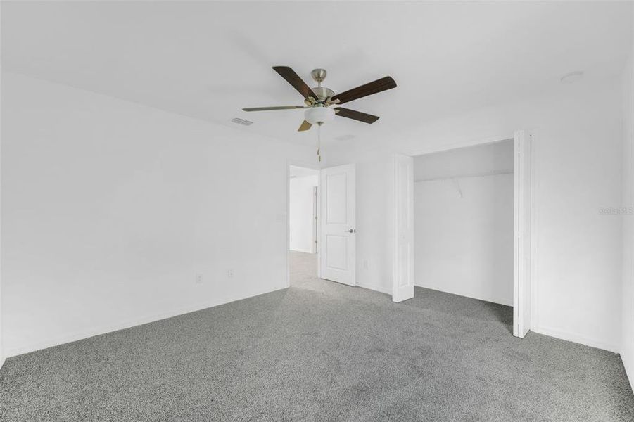 Spacious, unfurnished interior of a new home in , San Antonio (Image 15).