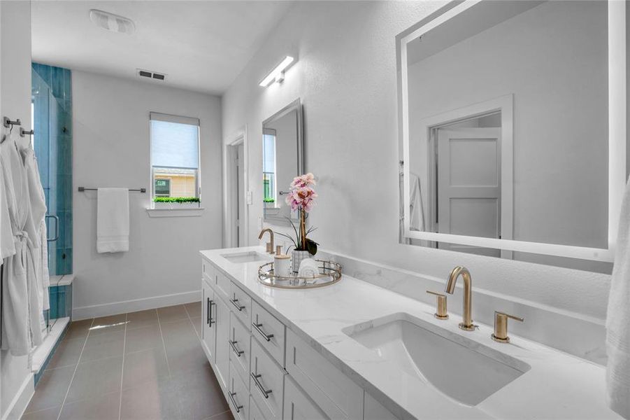 Furnished interior view inside a new home in , Farmers Branch (Image 14).