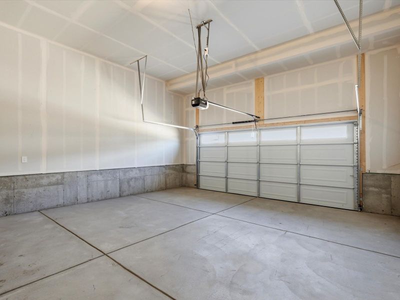 Spacious, unfurnished interior of a new home in York Station, Thornton (Image 15).