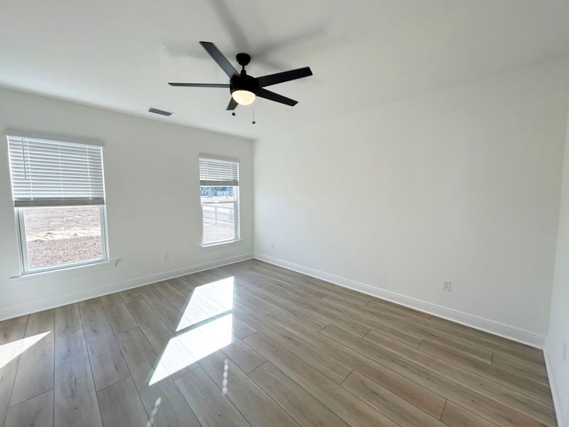 Spacious, unfurnished interior of a new home in Houston Place, Crestview (Image 19).