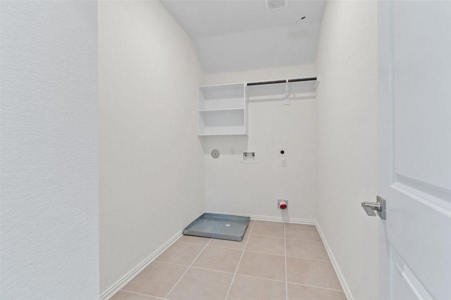 Spacious, unfurnished interior of a new home in Cypress Green, Hockley (Image 27). Spacious, unfurnished interior of a new home in Cypress Green, Hockley (Image 27).