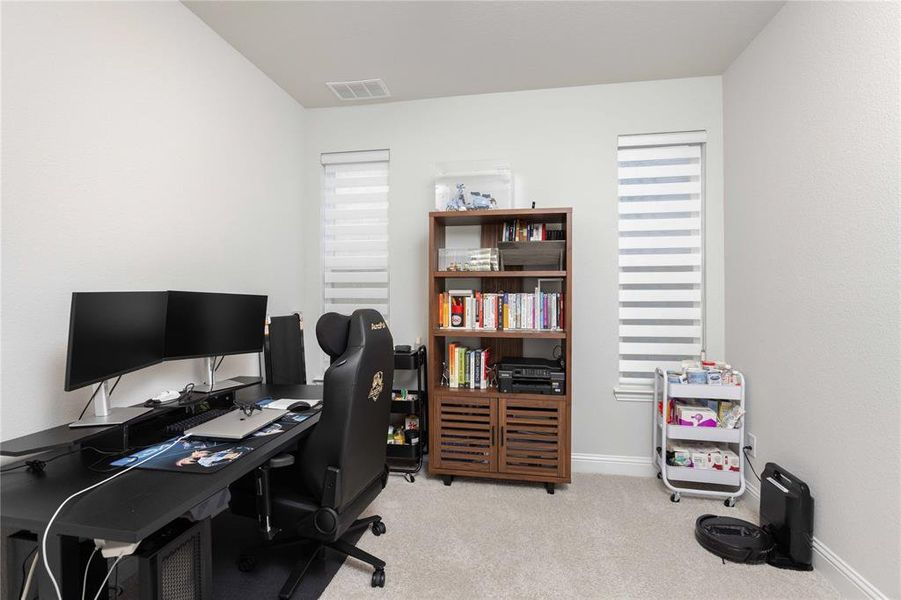 Furnished interior view inside a new home in Symmetry 37s, Frisco (Image 31). Furnished interior view inside a new home in Symmetry 37s, Frisco (Image 31).