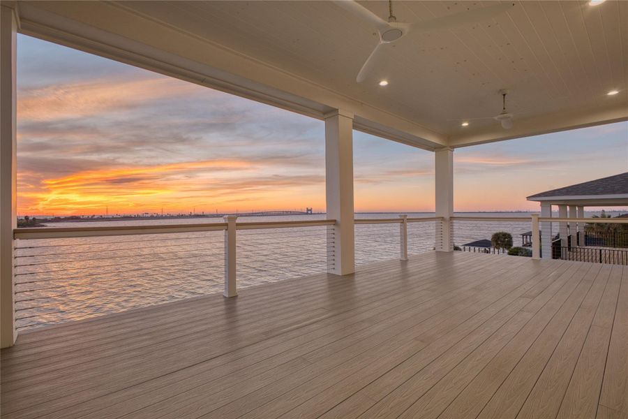 Spacious, unfurnished interior of a new home in , Galveston (Image 29).
