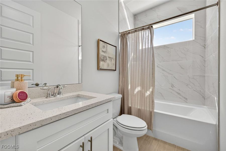 Furnished interior view inside a new home in Cape Coral, Cape Coral (Image 33).