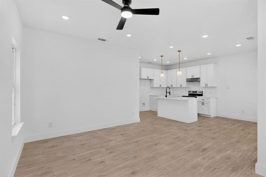 Spacious, unfurnished interior of a new home in , Denison (Image 15).