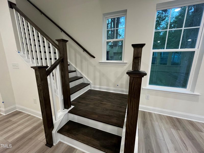 Staircase w oak treads